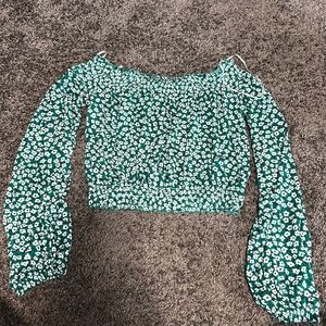 off the shoulder long sleeve crop top